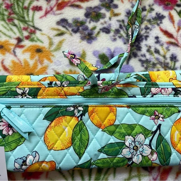 NWT Vera Bradley Lemon Grove Curling & Flat Iron Cover - Picture 6 of 6
